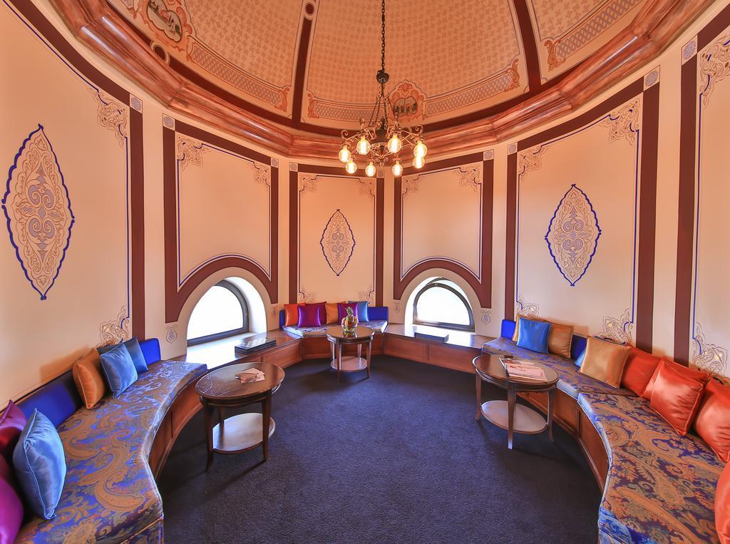 Legacy Ottoman Hotel Istanbul Exterior foto The interior of the lounge